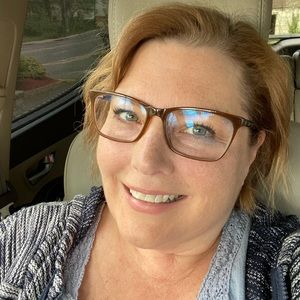 Meet your Posher, Lori